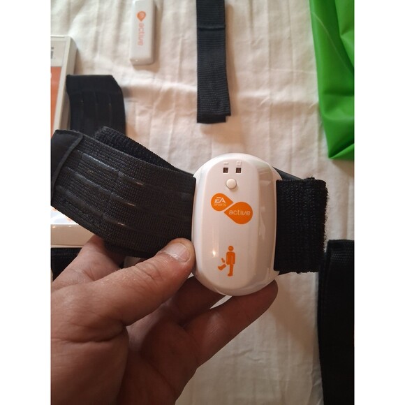 Wii Active 2 Personal Trainer Game Nintendo EA Sports New Open Box Complete - Picture 5 of 12